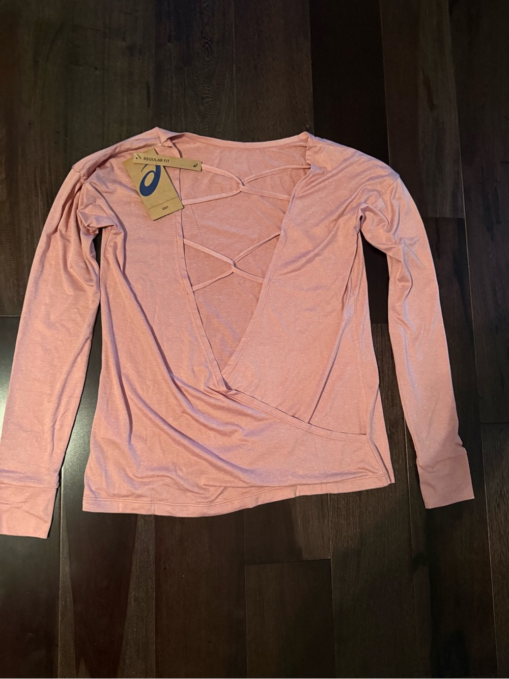 NWT Aasics regular fit dry fit Polyester/spandex Top .